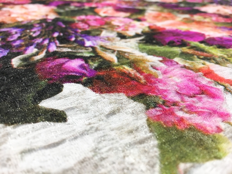 Metallic Silk Blend Matelassé with Floral Bouquets2