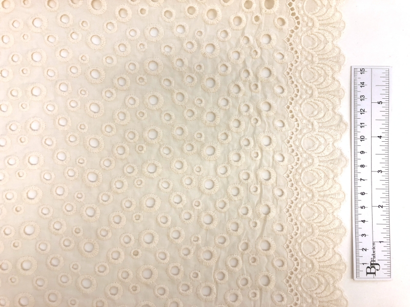 Natural Cotton Eyelet With Scalloped Edge2